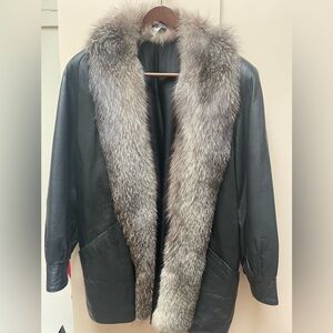 Vintage ‘90s Black Leather Jacket/3/4 Coat 
w/Silver Fox Fur Collar Size L